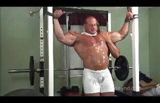 XXX آبونی در حالی که با یک اسباب بازی خودارضایی می کند ، آسیای بیدمشک را از دست می عکس سکسي الکسيس دهد