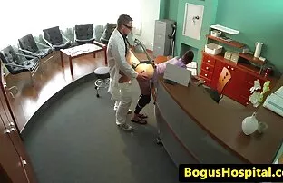 XXX بانوی جوان برهنه را روی میز کنار شومینه دانلود فیلم سکس الکسیس تگزاس بزنید