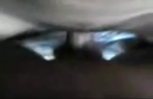 XXX سبزه در حالی که عكس كس الكسيس در یک صندلی عرشه ای قرار دارد ، با نیروی جاذبه fucks می کند