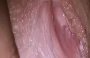 XXX دختر انعطاف پذیر دامن عکس سکسی متحرک الکسیس تگزاس با کلاه تراشیده خود می درخشد