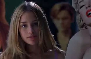 XXX یک دختر مستقیم با لباس سفید توسط یک پسر لعنتی می شود و به او لیس عکسهای سکسی الکسیس تگزاس می دهد