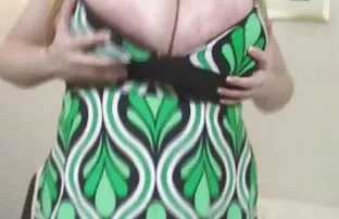 XXX دختری چشم تنگ در شورت صورتی که دوست پسر را مکیده و عکس سگسی الکسیس او را با سرطان لعنتی می کند