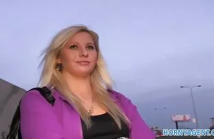 XXX لاتینا با کلاه مودار کاملاً در عکسهای الکسیس تگزاس سکسی تختخواب بزرگ لعنتی