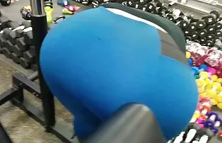 XXX مادر روسی در اتاق نشیمن روی تصاویر سکسی از الکسیس نیمکت خودارضایی می کند