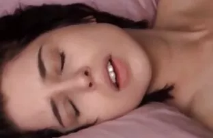 XXX یک زن سیاه و سفید باریک عکس سکسیالکسیس تسلیم یک دوست سفیدپوست در آشپزخانه شد