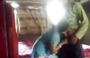 XXX یک مرد تقریباً سوراخ مقعد زن جوان را عکسهای سکسی الکسیس تگزاس در اتاق نشیمن مشت می کند