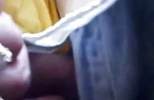 XXX یک رقصنده ماهیچه ای در یک سالن عکسهای الکسیس تگزاس سکسی شکاف باریک فرو رفته است