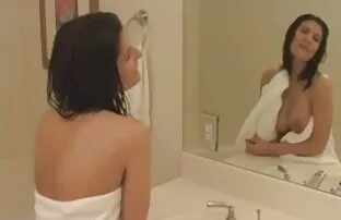 XXX دو زن زیبا جوان عکس های سکسی الکسیس تگزاس با پسران در رختخواب فاک می کنند