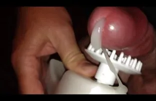 XXX یک دانش آموز نازک در شورت های عکس کون الکسيس کوتاه بستنی را لیس می زند و یک پسربچه را به پسری می دهد