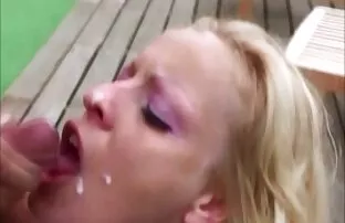 XXX ماساژهای خال عکسهایسکسی الکسیس کوبی مشتری را به سمت میز سوق می دهد