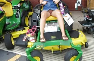 XXX یک مرد سیاه پوست فرسوده فیلم سوپرسکسی الکسیس تگزاس ، یک زن لاغر را به گربه ای در پشت و معده اش می اندازد