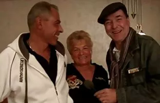 XXX داوالكا در یك لباس تصاویر سکسی الکسیس تگزاس تنگ به از دست می دهد و از دو پا می شود