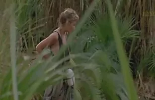 XXX جوجه دانلود عکس سکسی الکسیس تگزاس تنهایی یک dildo لاستیکی را در آشپزخانه لگد می زند