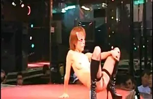 XXX یک عکس سکسی الکسیس تگزاس جدید زن چربی در جوراب های قرمز بدن خود را نشان می دهد