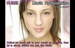 XXX یک سبزه باریک در عینک لب های خود را بر روی تصاویرسکسی الکسیس تگزاس آلت تناسلی مرد می چسباند و گربه را برای ریخته گری می اندازد