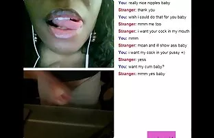 XXX Franceska Jaimes تنه خود را به سمت لوزه های خود بلعیده و عکسهای سکسی از الکسیس تگزاس بیدمشک خود را روی یک میز چوبی فرو می برد