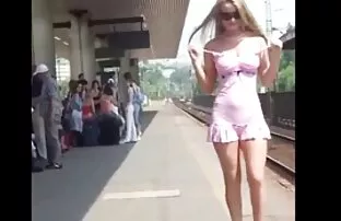 XXX این مرد با یک الاغ زرق و برق دار بلوند مقعد را لعنتی می عکس های سکسی بانو الکسیس کند