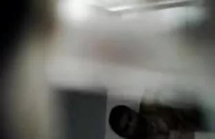 XXX جوجه عکس سکس از الکسیس تگزاس سرخ ، سبزه مشت مقعد را از طریق درب روی میز شفاف روی حصیر می اندازد