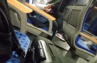 XXX پستچی آگوستا پشت صحنه فیلم الکسیس تگزاس آمس را با جوانان بزرگ مقعد جدا کرد و گونه اش را با تقدیر پر کرد